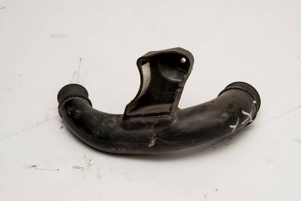 FORD TRANSİT 100 L-S-V ÇIKMA PARÇA   BORU